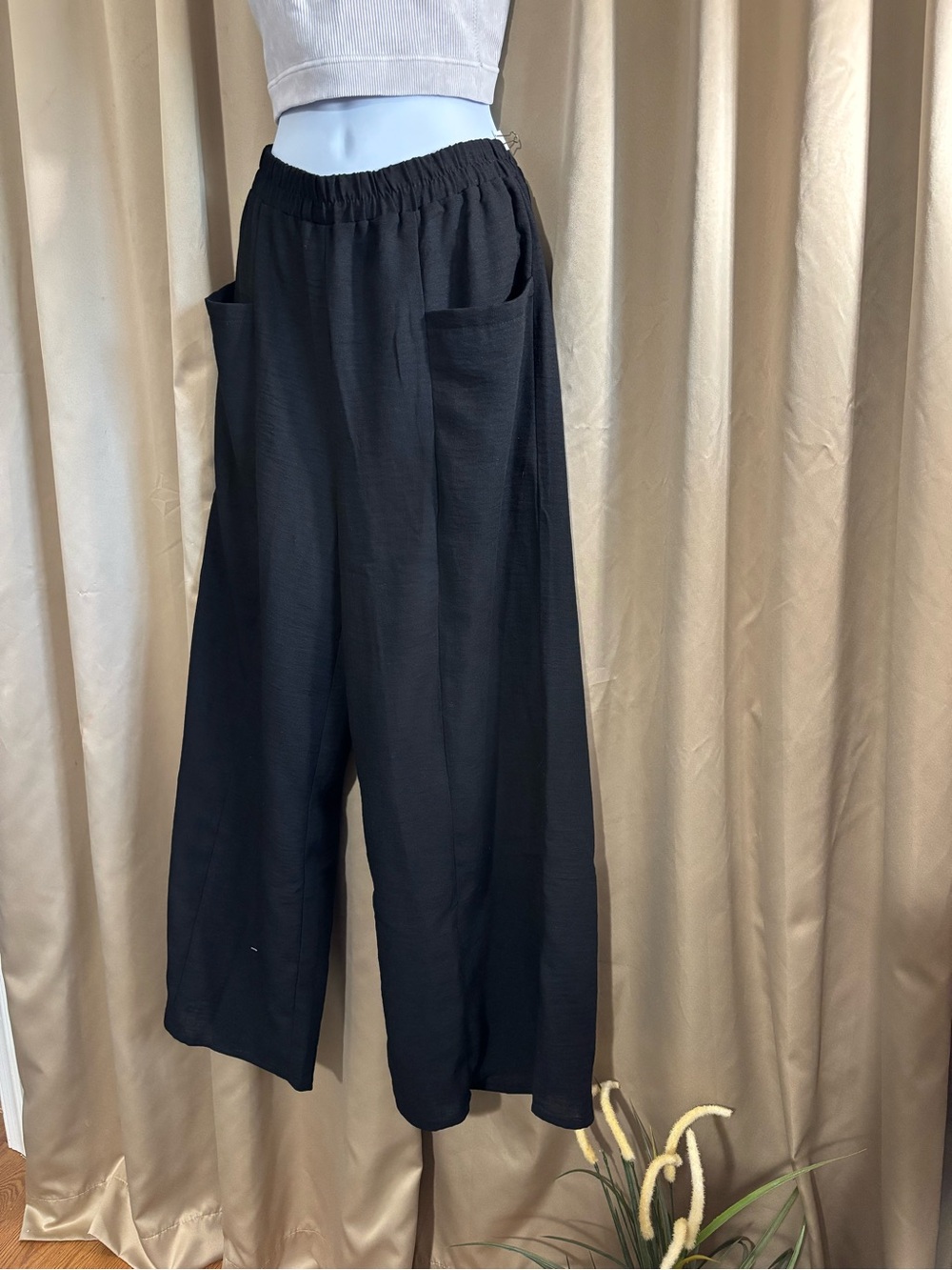 Relaxed Black Zenana Wide-Leg Pants - Picture 2 of 4